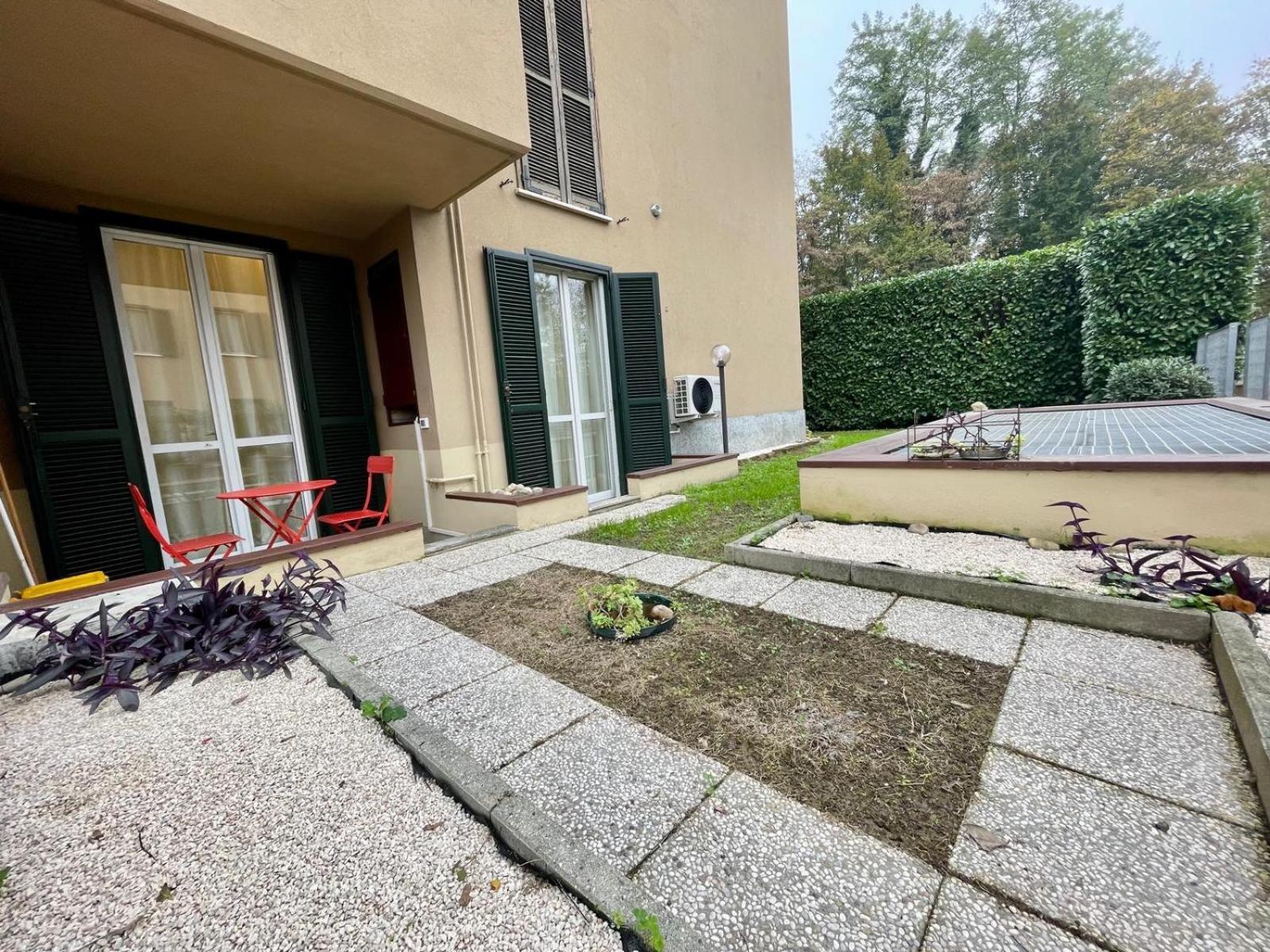 33 Borgo Ticino Lux Free Parking & Private Garden Apartamento Pavia Exterior foto